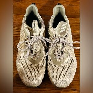 Adidas AlphaBounce AMS Clear Grey, size 8, EUC